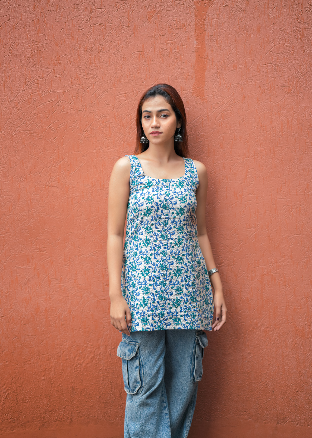 Harineel – Deep Neck Kurti