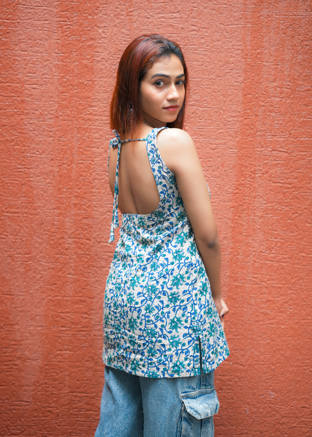 Harineel – Deep Neck Kurti